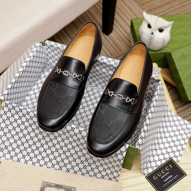G*u*i leather shoes